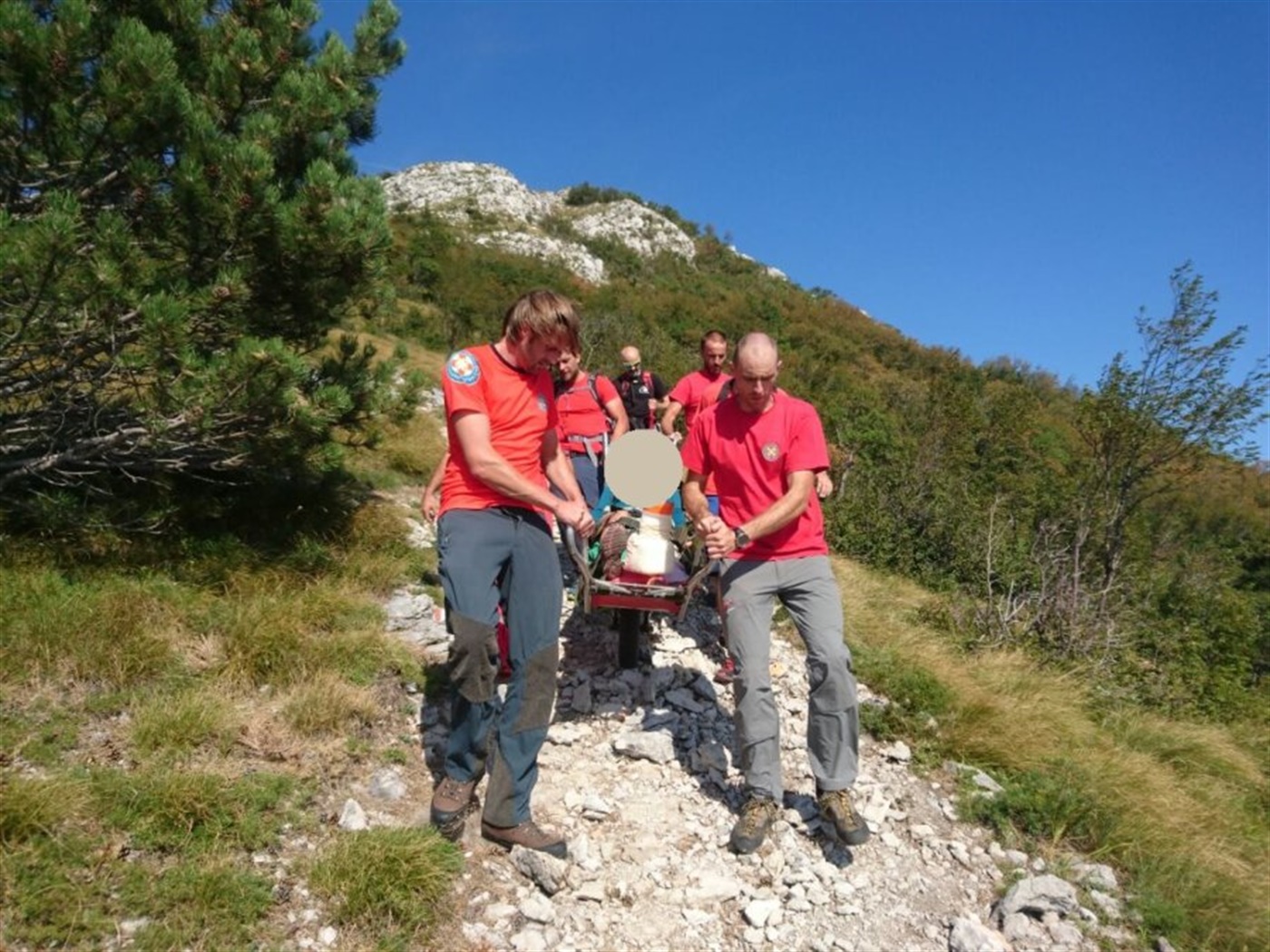 HGSS stanica Rijeka tijekom ponedjeljka i utorka u akcijama spašavanja planinara